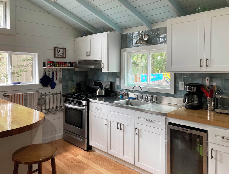 KITCHEN
all new appliances, cabinets, countertops in 2023