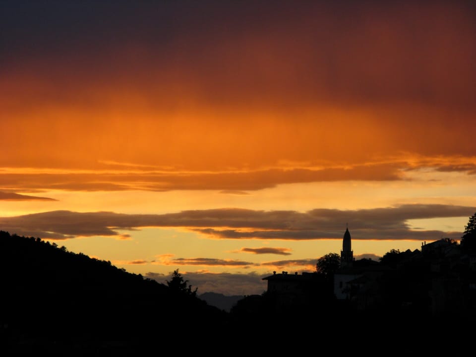 Sunset over Stanjel (seen from the semi-detached house)