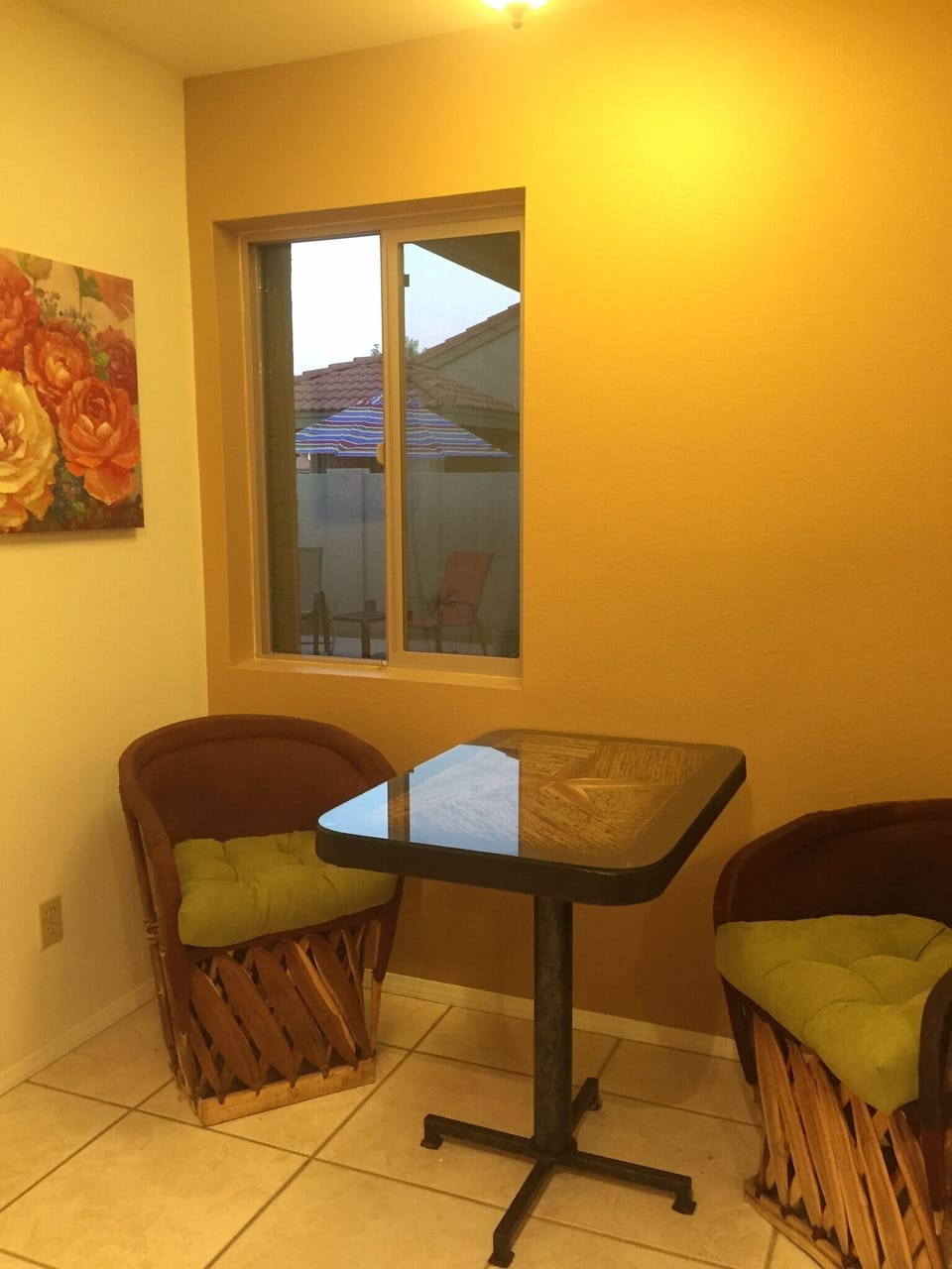 Kitchen eating area