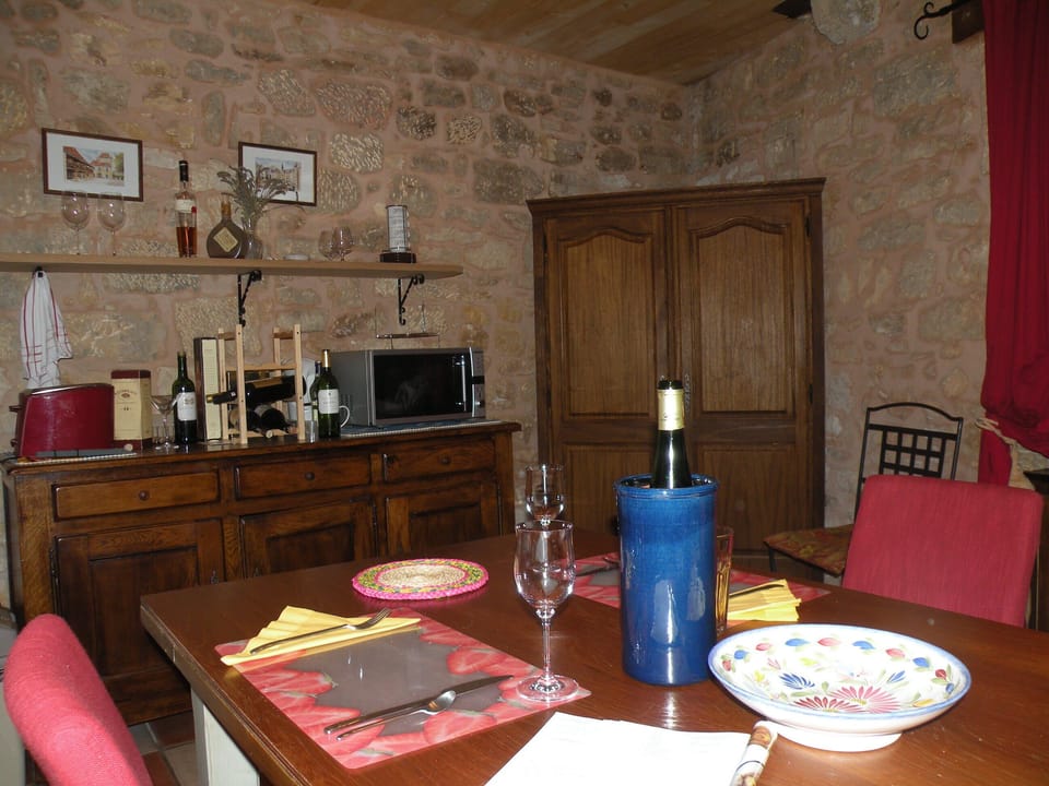 Dine in the large kitchen on the ground floor or in one of many restaurants.