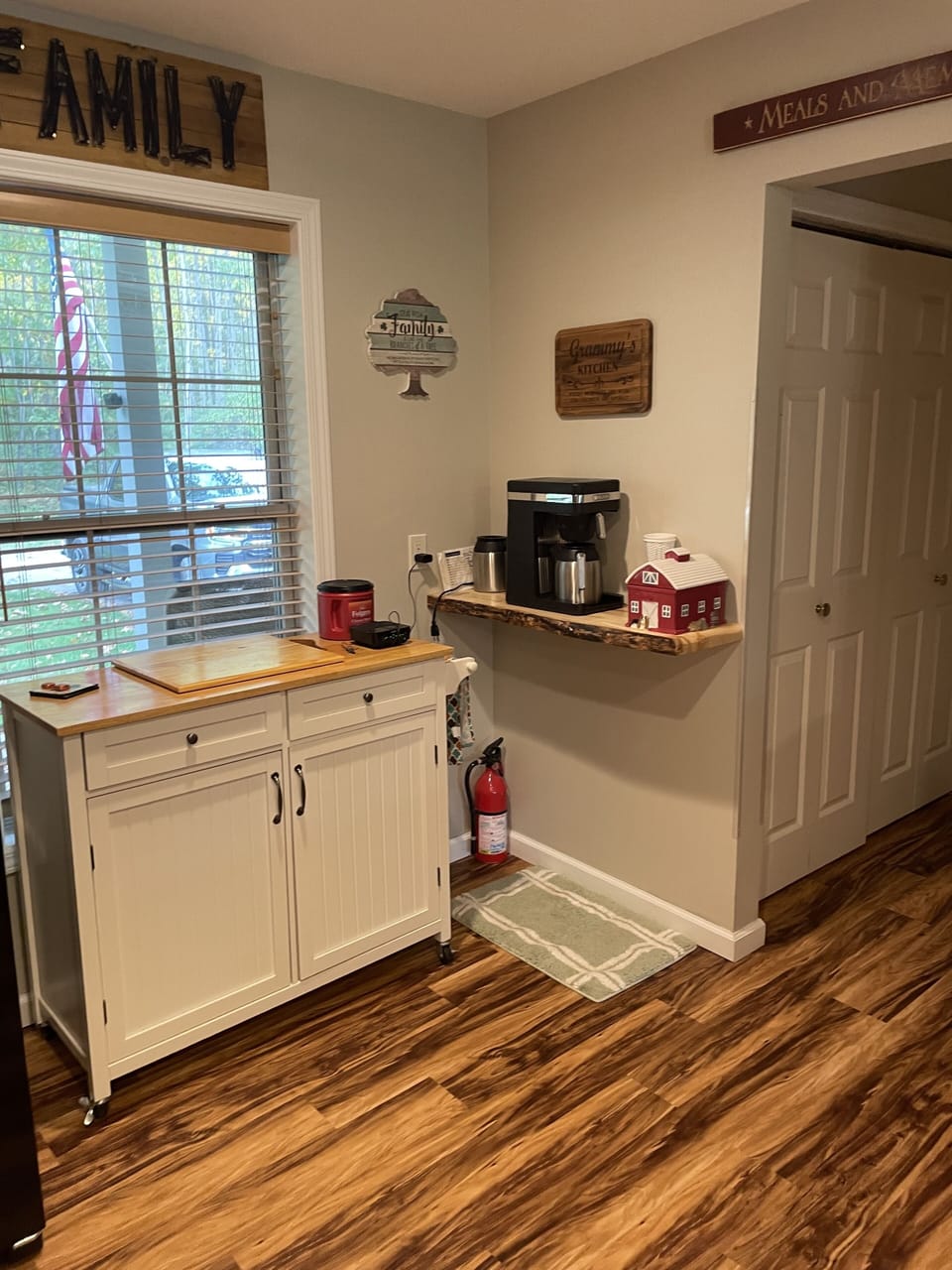 Kitchen hutch