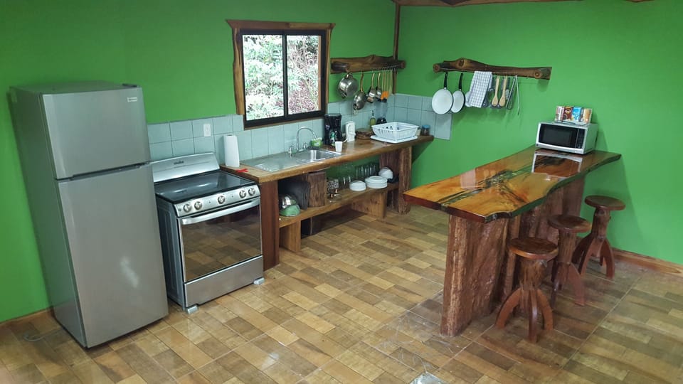 Fully equipped kitchen.