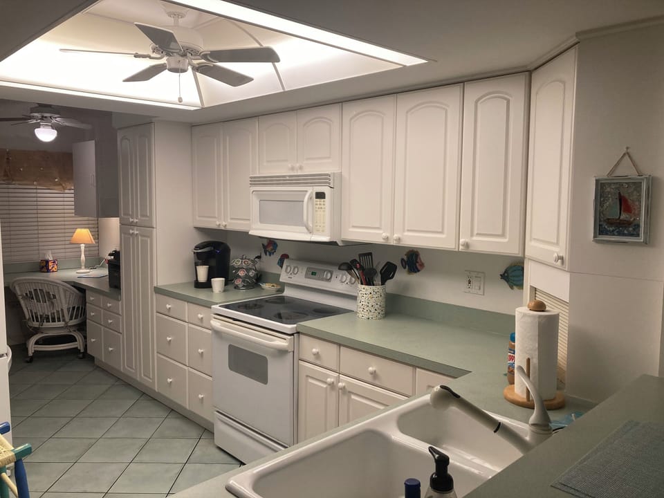 Spacious kitchen, equipped with everything needed to prepare your own meals. 