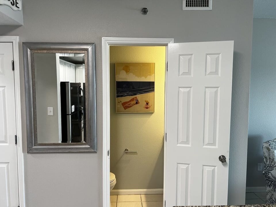 1/2 bath off kitchen