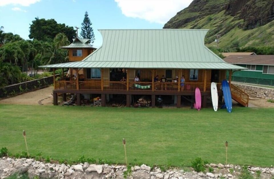Beachfront Bamboo Estate on the surf break at Makaha!!