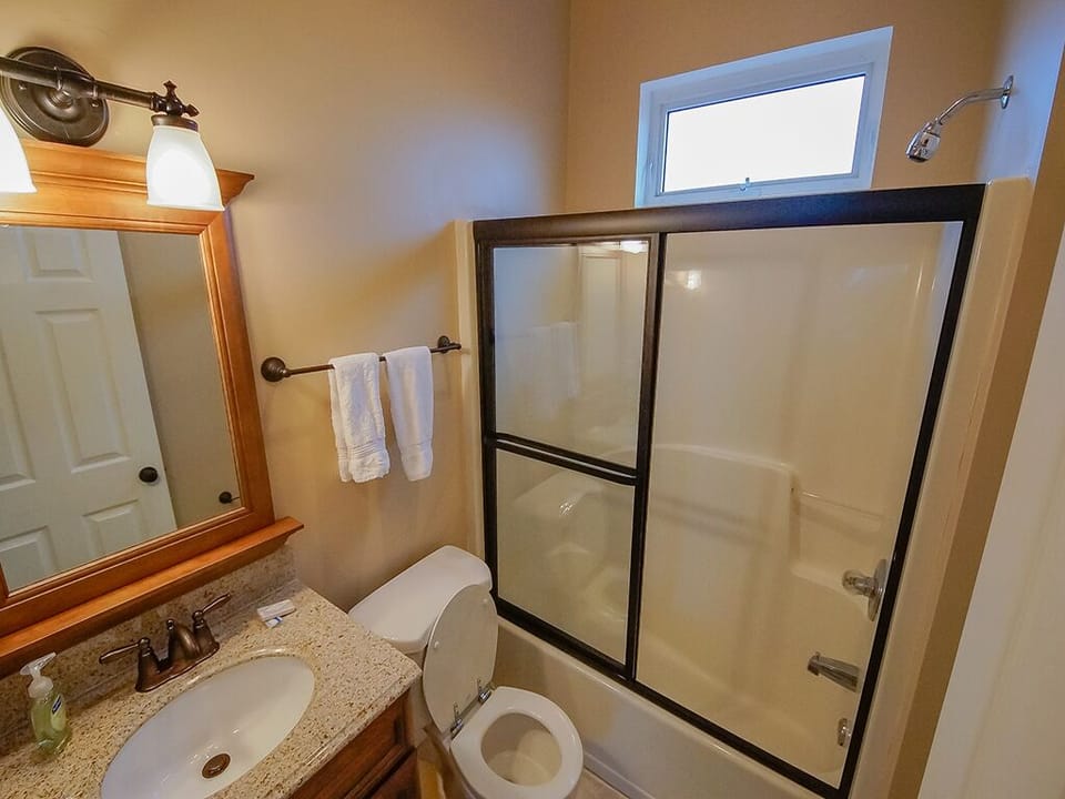 2nd Floor Bathroom