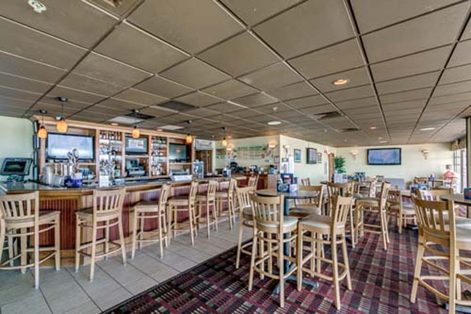 Sandtrap Sports Bar and Grill on the ground floor of the tower