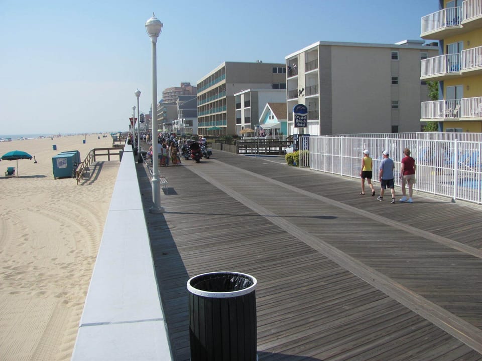 Start of Boardwalk at 27th St