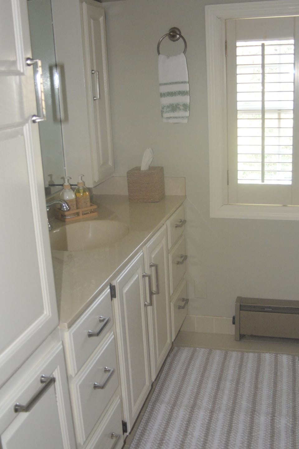 Full bath 3rd floor