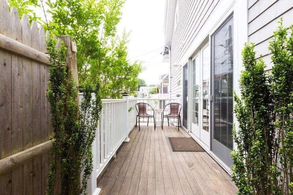Side Deck and Entrance