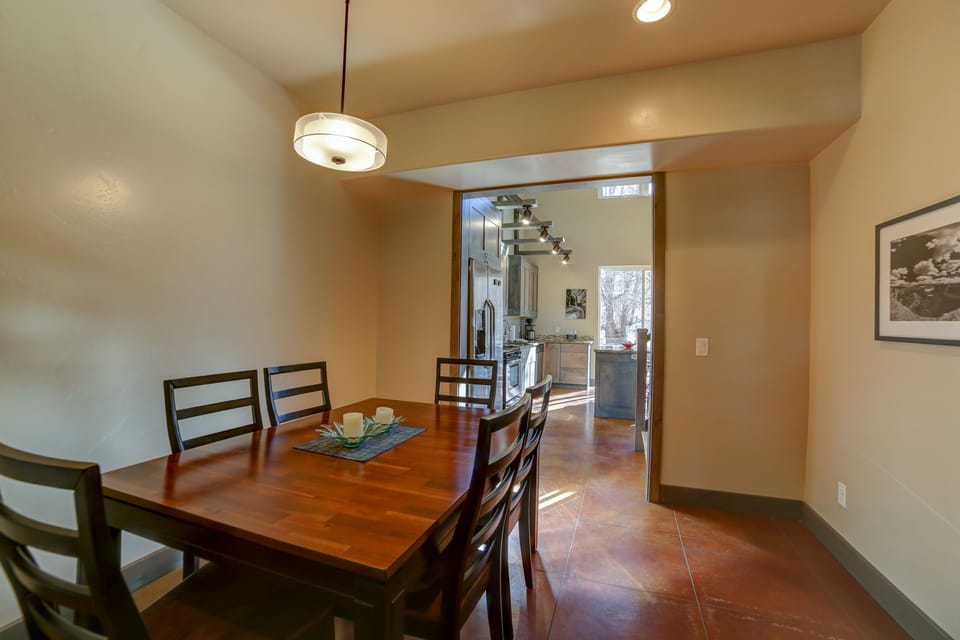 Dining Room Seats Six