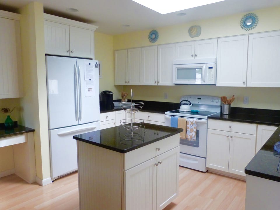 Well equipped kitchen with everything you need to enjoy your stay!