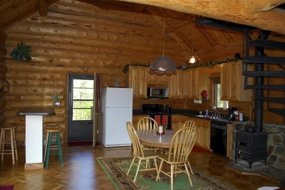 This full kitchen has all of the amenities.