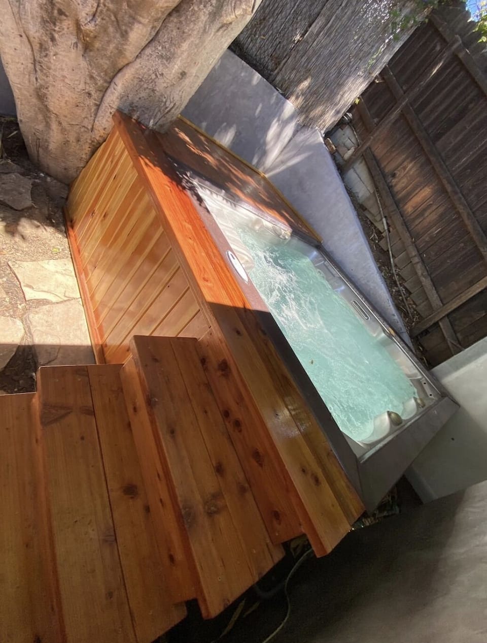 outdoor jacuzzi 

