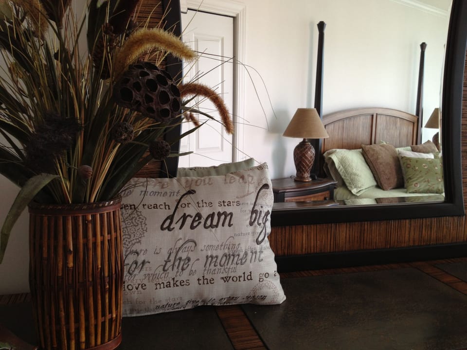 Reach for the stars while lounging in the MBR w/floor to ceiling windows. Nice! 