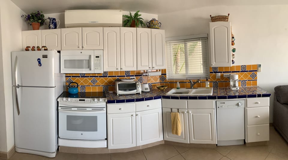 Fully equipped kitchen.