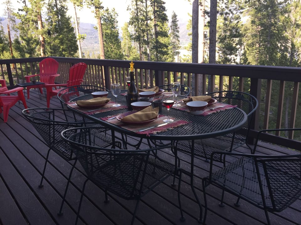 Spacious deck for outdoor dining and entertaining!