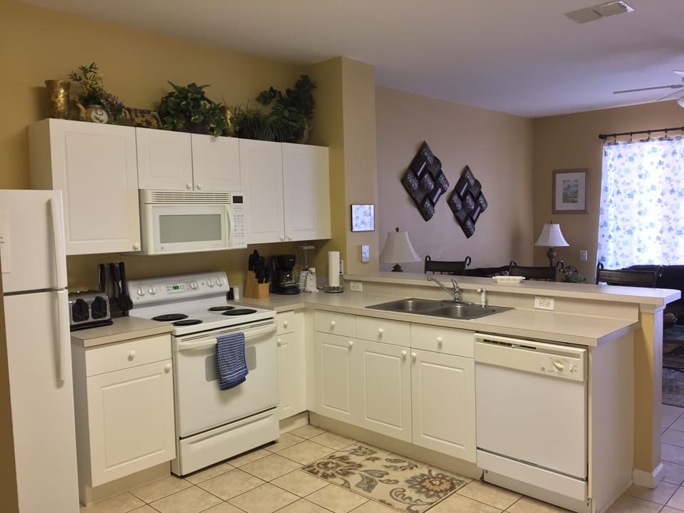 Fully-equipped kitchen