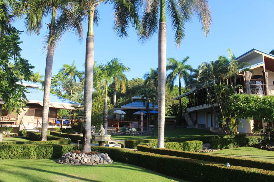 Estate Exterior 3 buildings for your group.   Up to 16 can enjoy this retreat!
