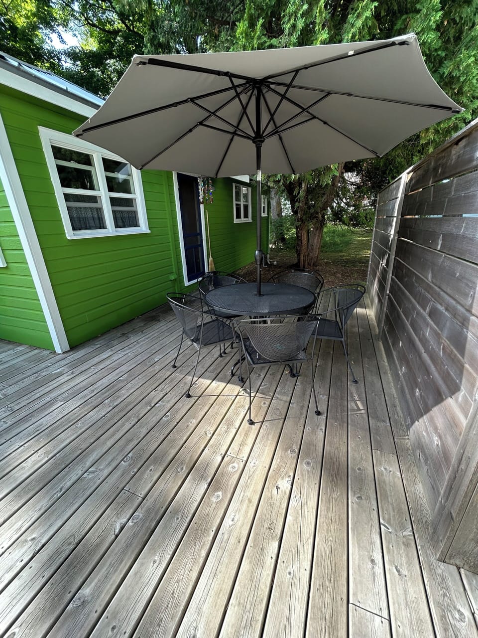 Outdoor dining