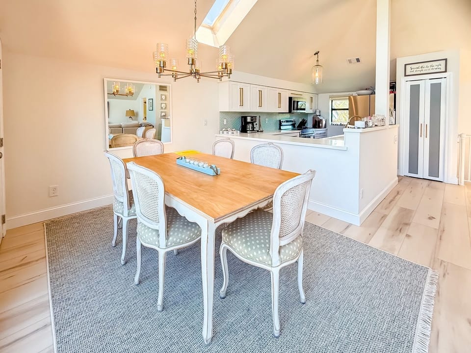 Dining room/kitchen