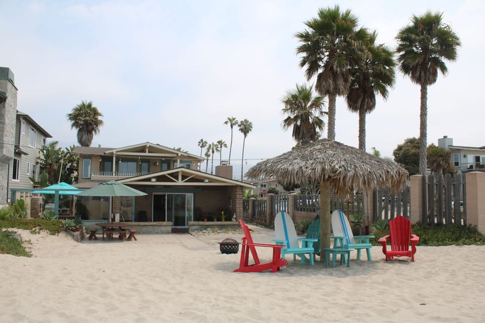 private front yard on the beach is great for children