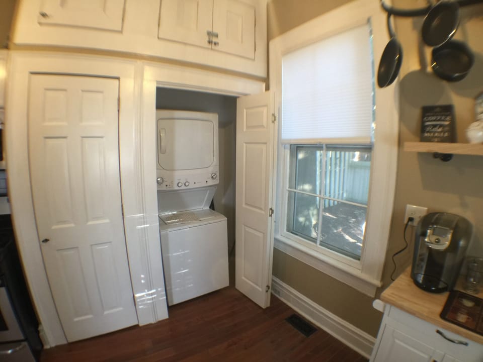 laundry facilities included