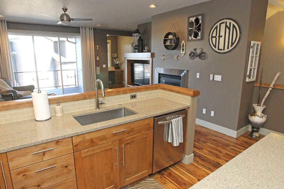 Kitchen / Living Room