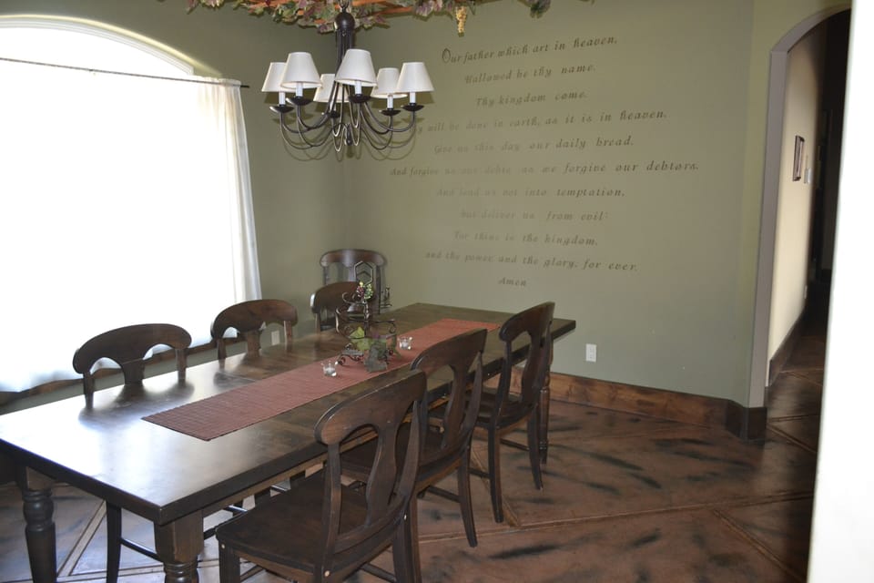 Dinning room seats 10