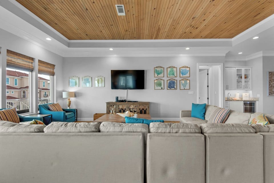 Spacious Living Room