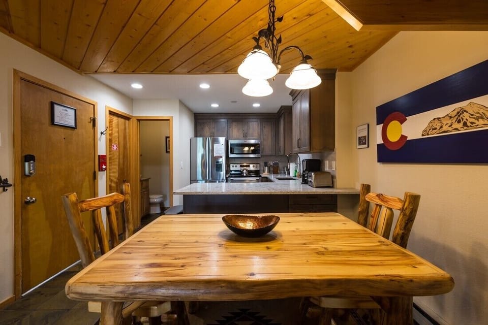 Kitchen/Dining area