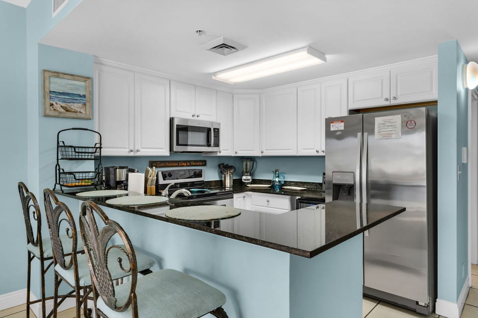 Nice kitchen with everything you need to cook for your family