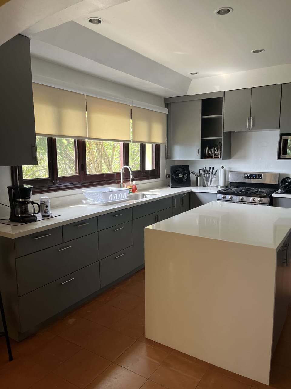 Fully equipped kitchen (we do not supply food, only equipment)