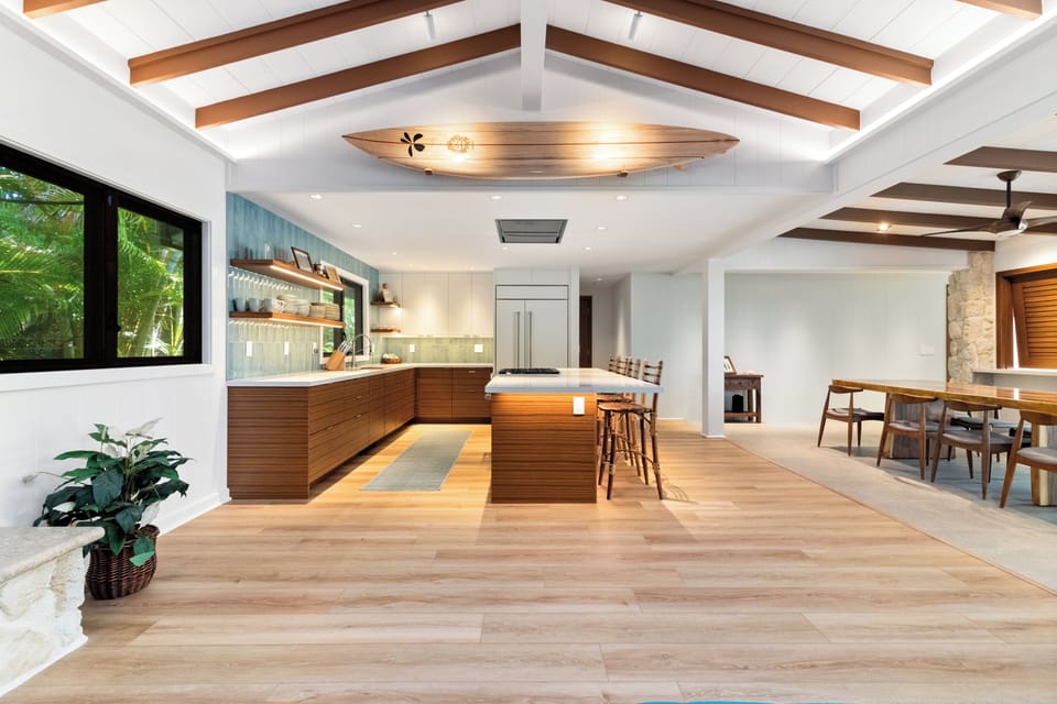 KITCHEN OPENS TO LIVING ROOM 