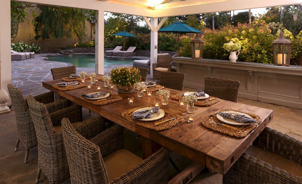29 acres, 8 bedroom, BBQ, Pool,1 km entrance, Cook, exclusive private estate