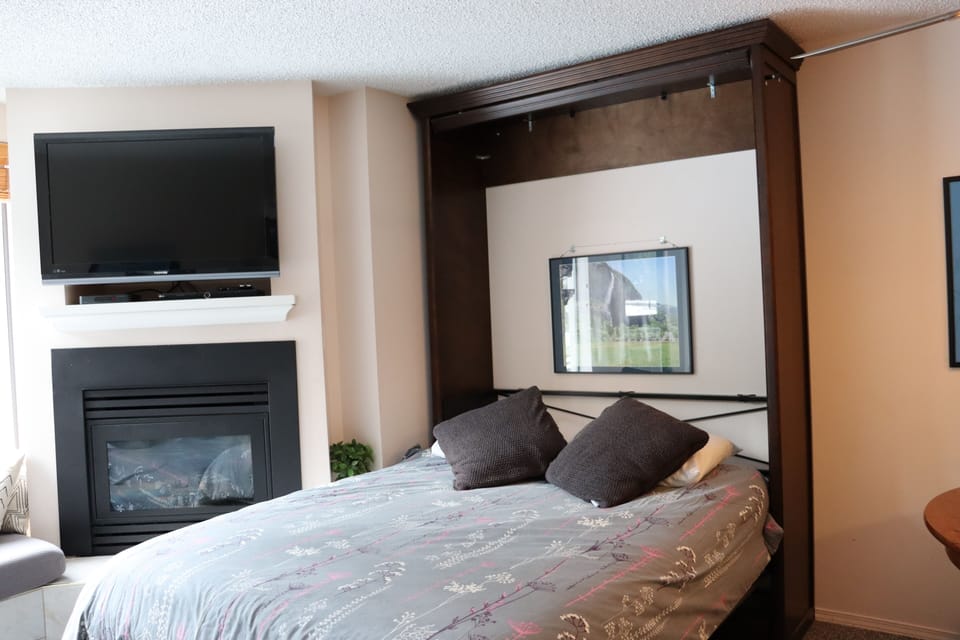 Queen wall bed