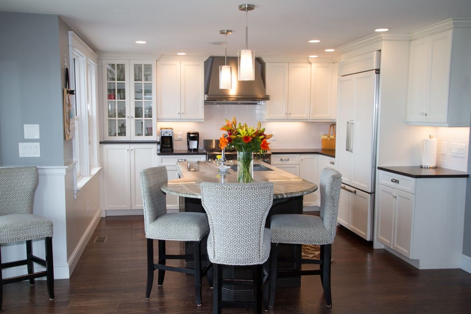 Custom Granite Kitchen with Center Island for Easy Entertainment Flow