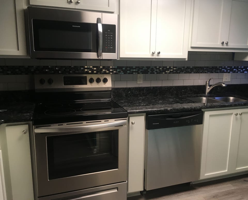 Newly remodeled kitchen (December 2017) includes all new appliances.
