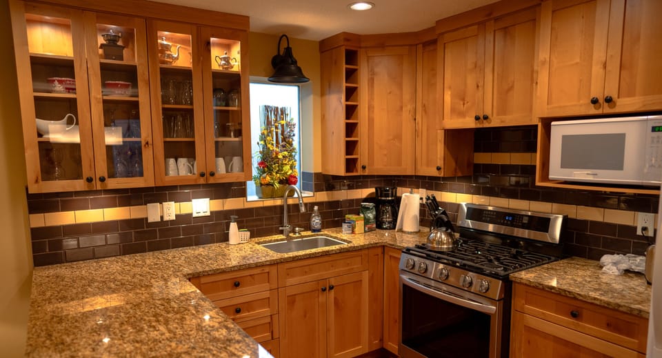 Modern, well-equipped kitchen