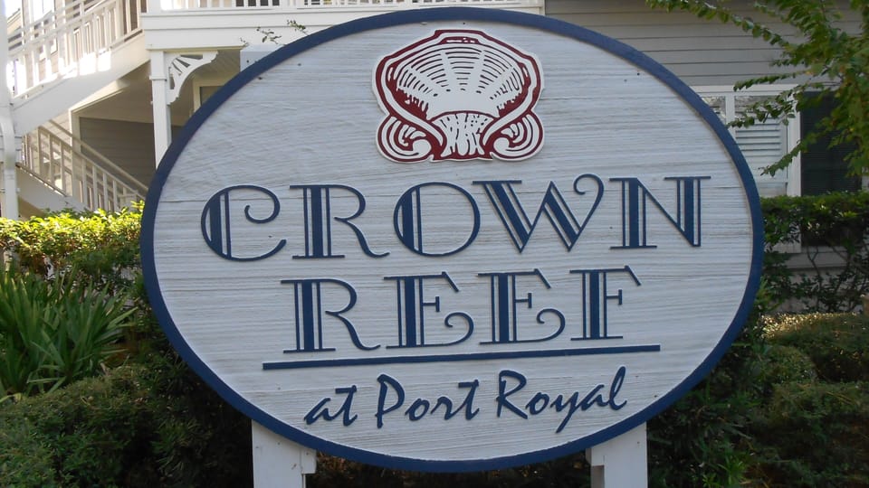 Our small community is on the east side of Wimbledon Ct.