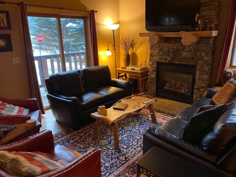 Living room-fireplace
