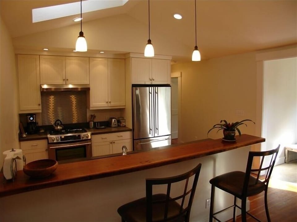 Dining into Kitchen