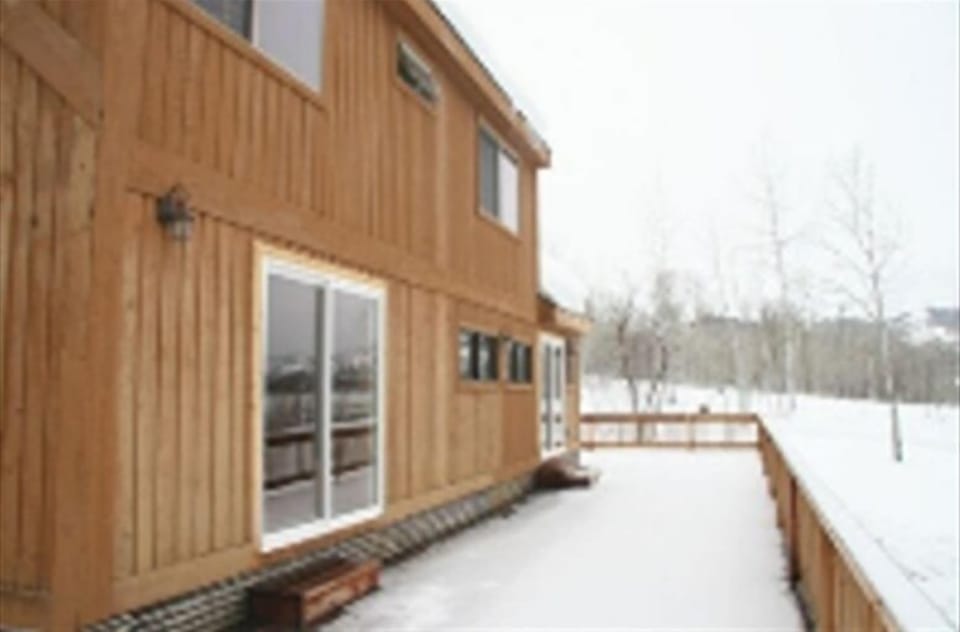 10 ft wide deck overlooking the valley