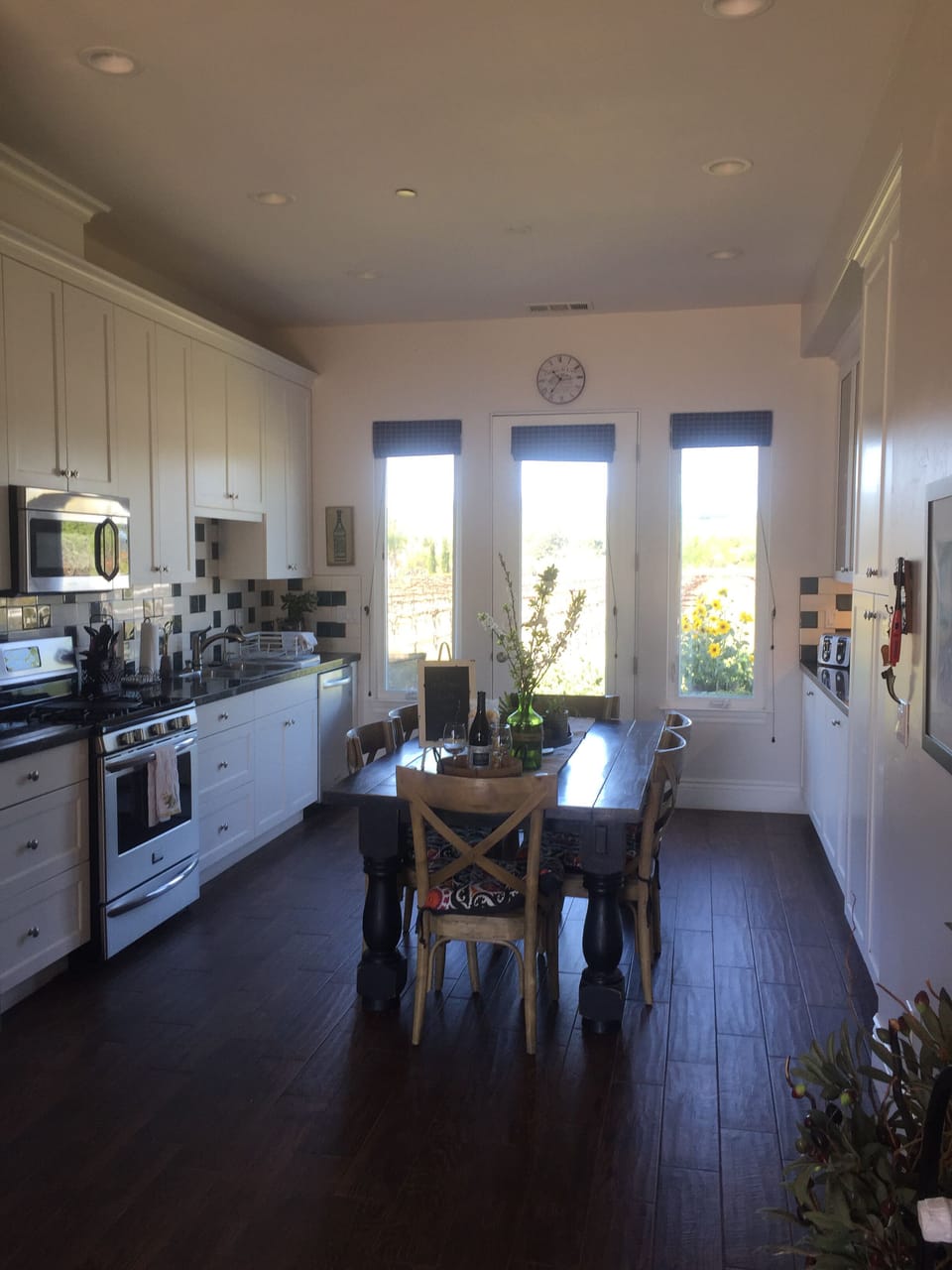 Spacious and fully stocked kitchen for a delicious night in! 