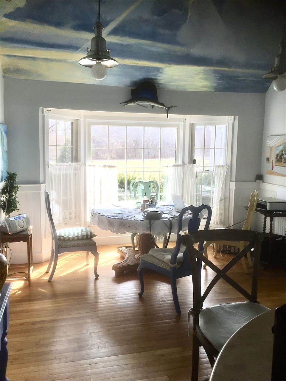 Eat in kitchen with high ceilings