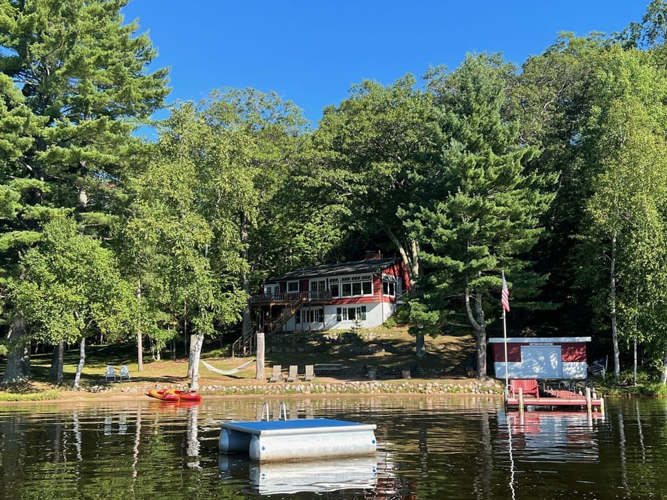 Eagle Pines Cabin on Dam Lake. Sandy beach, swim raft, kayaks, SUPs & paddleboat