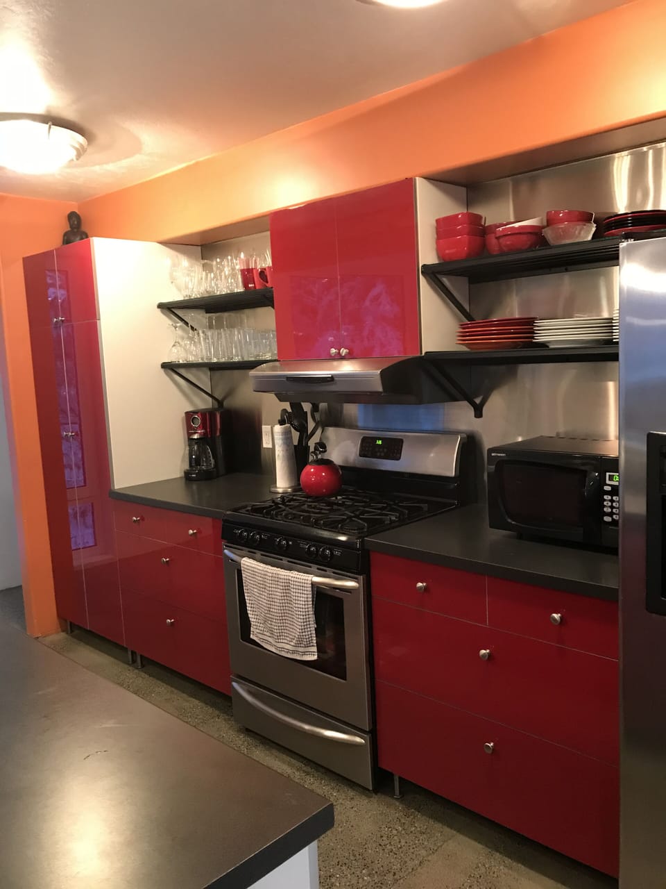 Full Kitchen!