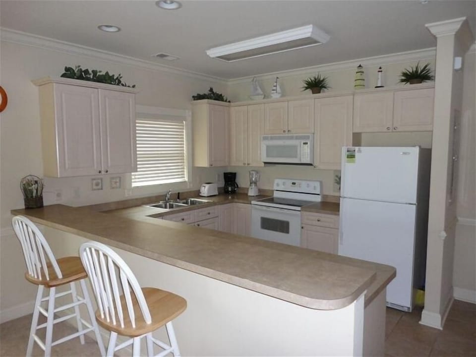 Kitchen - Fully stocked. No reason not to make your favorite meals.