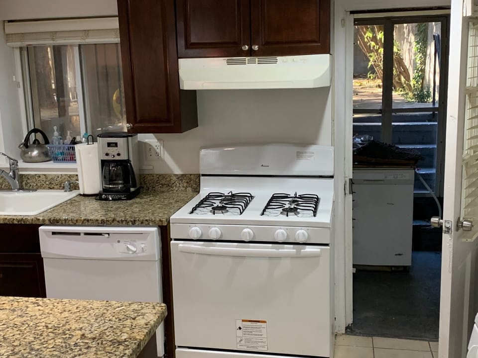 Brand New Stove and brand new dishwasher 
