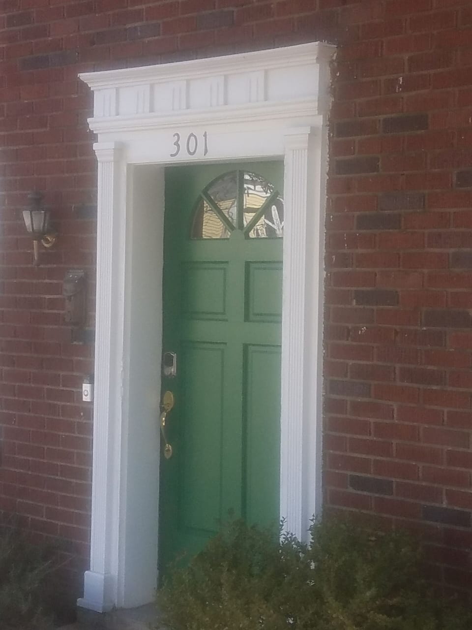 look for green door u are here 